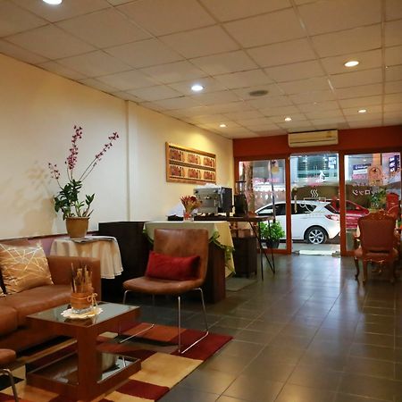 Travel Lodge Surawong (Adults Only) 曼谷 外观 照片