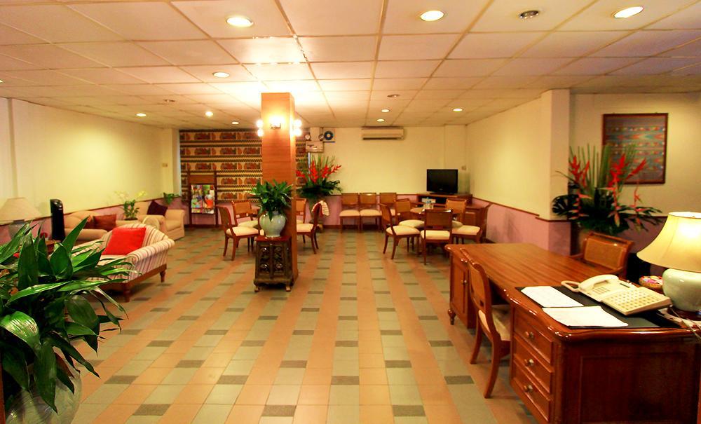 Travel Lodge Surawong (Adults Only) 曼谷 外观 照片