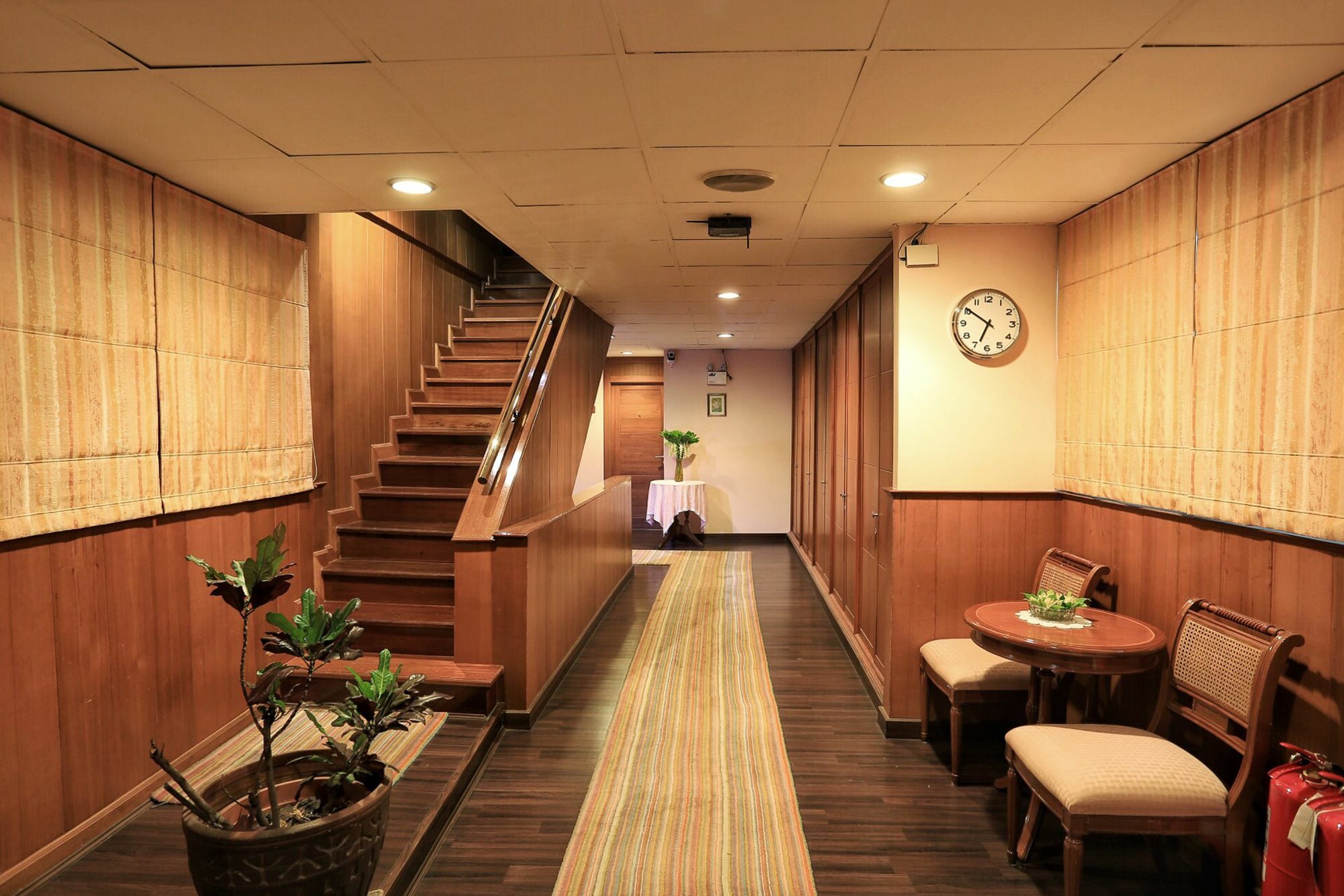 Travel Lodge Surawong (Adults Only) 曼谷 外观 照片