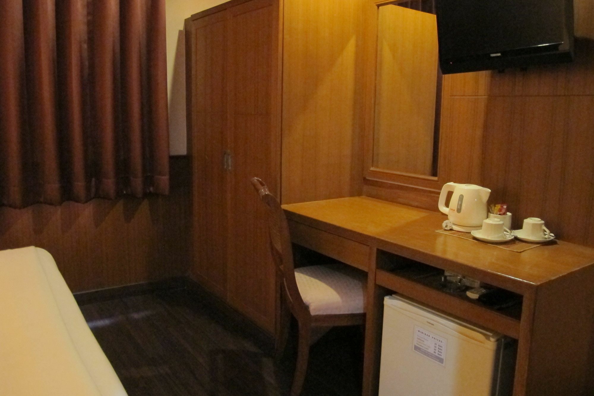 Travel Lodge Surawong (Adults Only) 曼谷 外观 照片