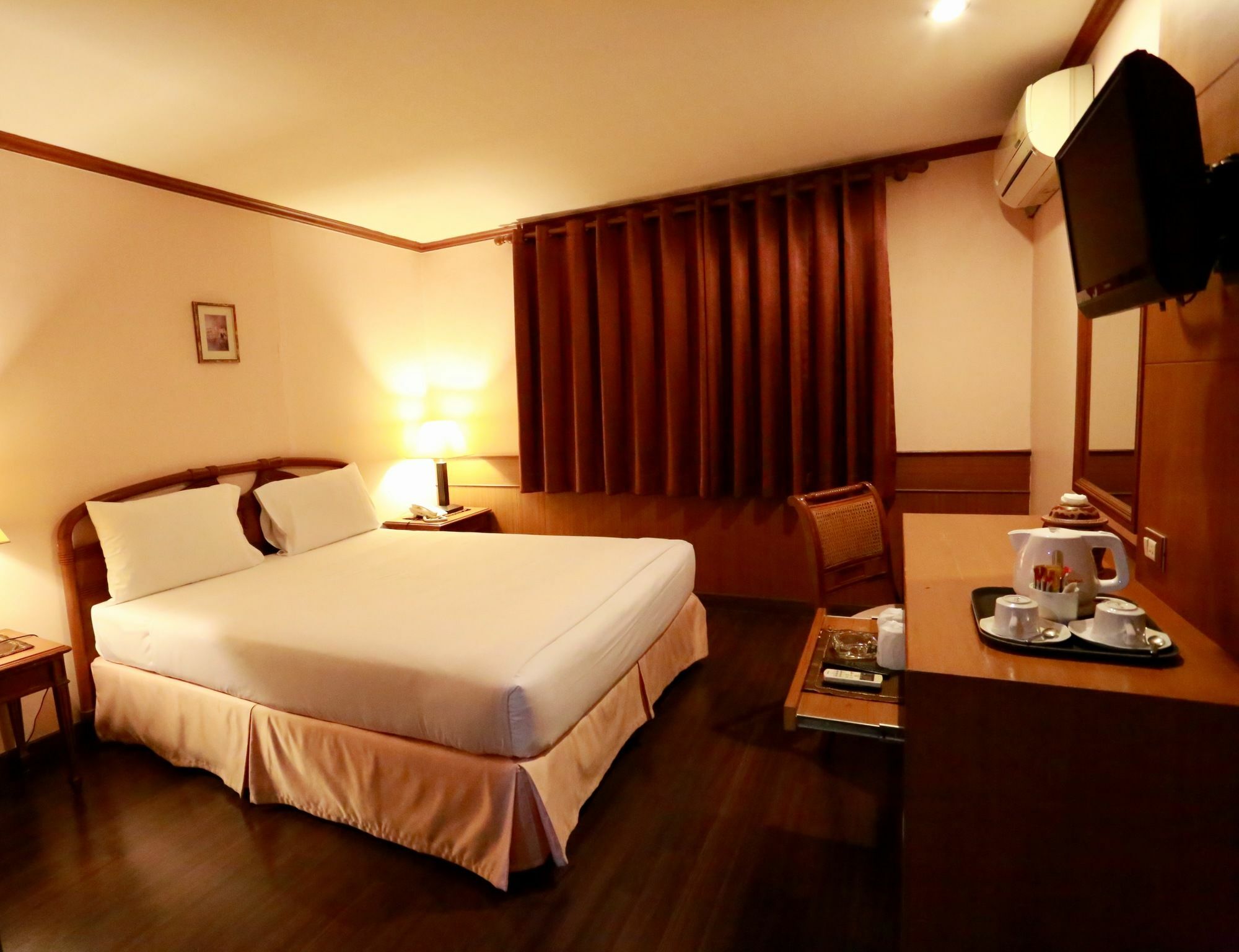 Travel Lodge Surawong (Adults Only) 曼谷 外观 照片