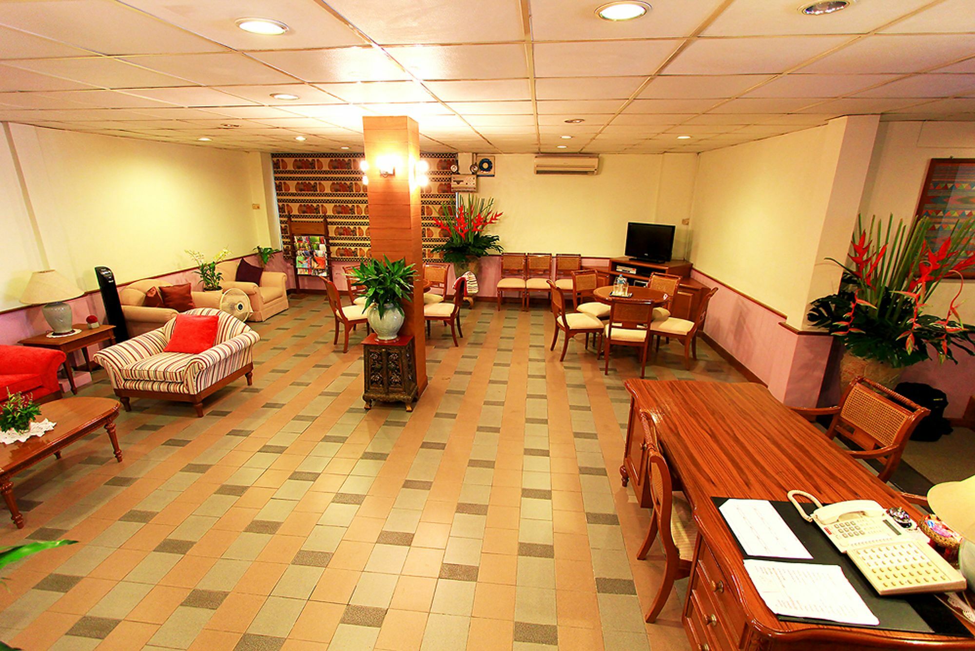 Travel Lodge Surawong (Adults Only) 曼谷 外观 照片