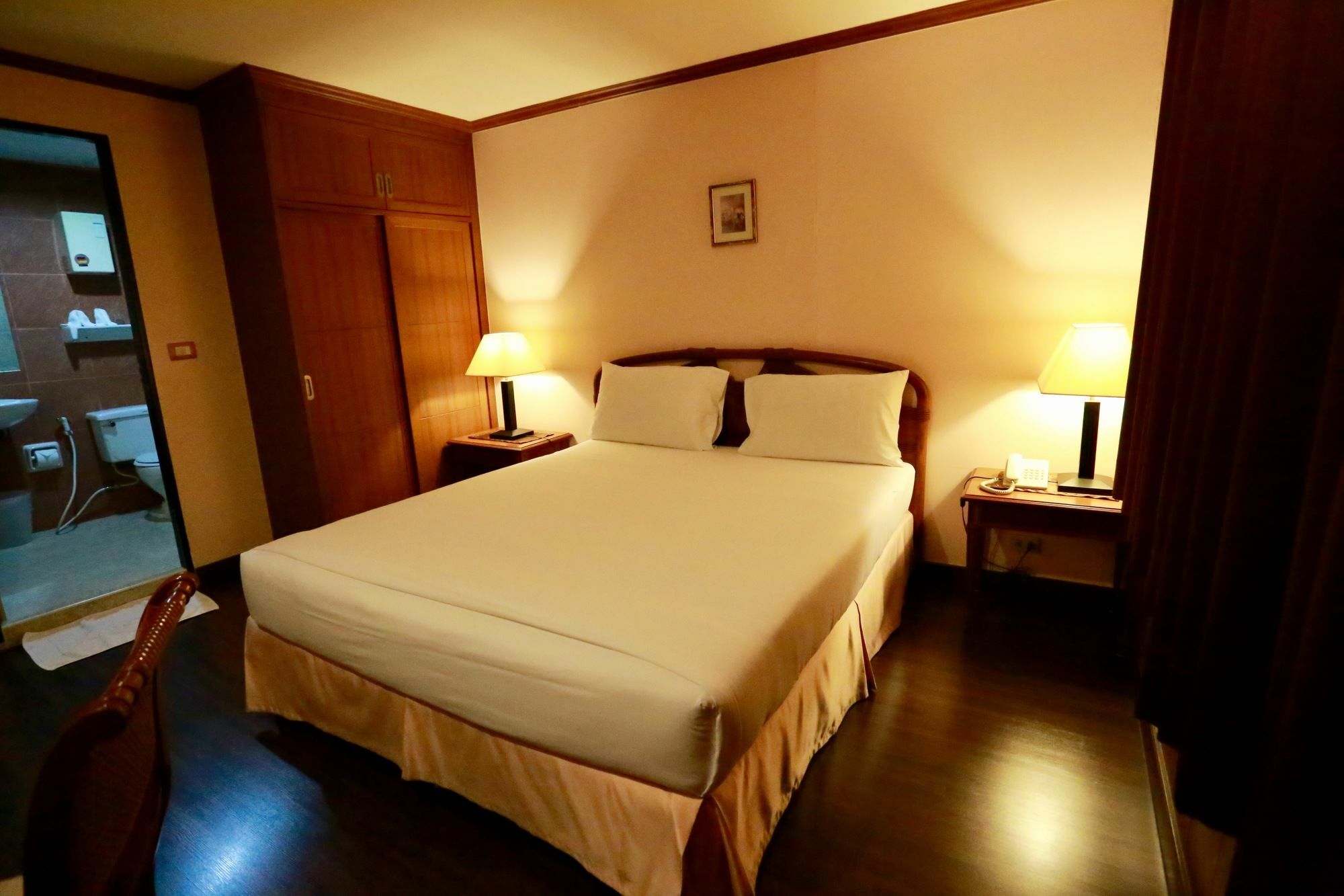 Travel Lodge Surawong (Adults Only) 曼谷 外观 照片
